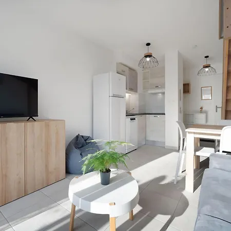 ヴィラ Spacious In *